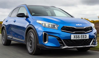 Updated Kia XCeed - dynamic front 3/4