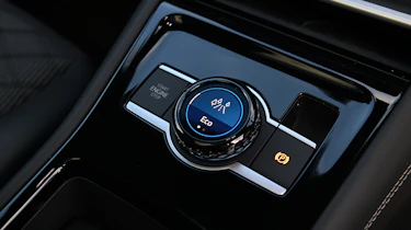 Volkswagen Tiguan R-Line 2.0 TSI 4Motion - centre console switchgear