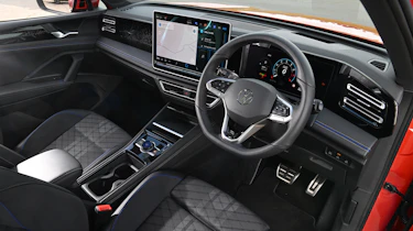 Volkswagen Tiguan R-Line 2.0 TSI 4Motion - dashboard