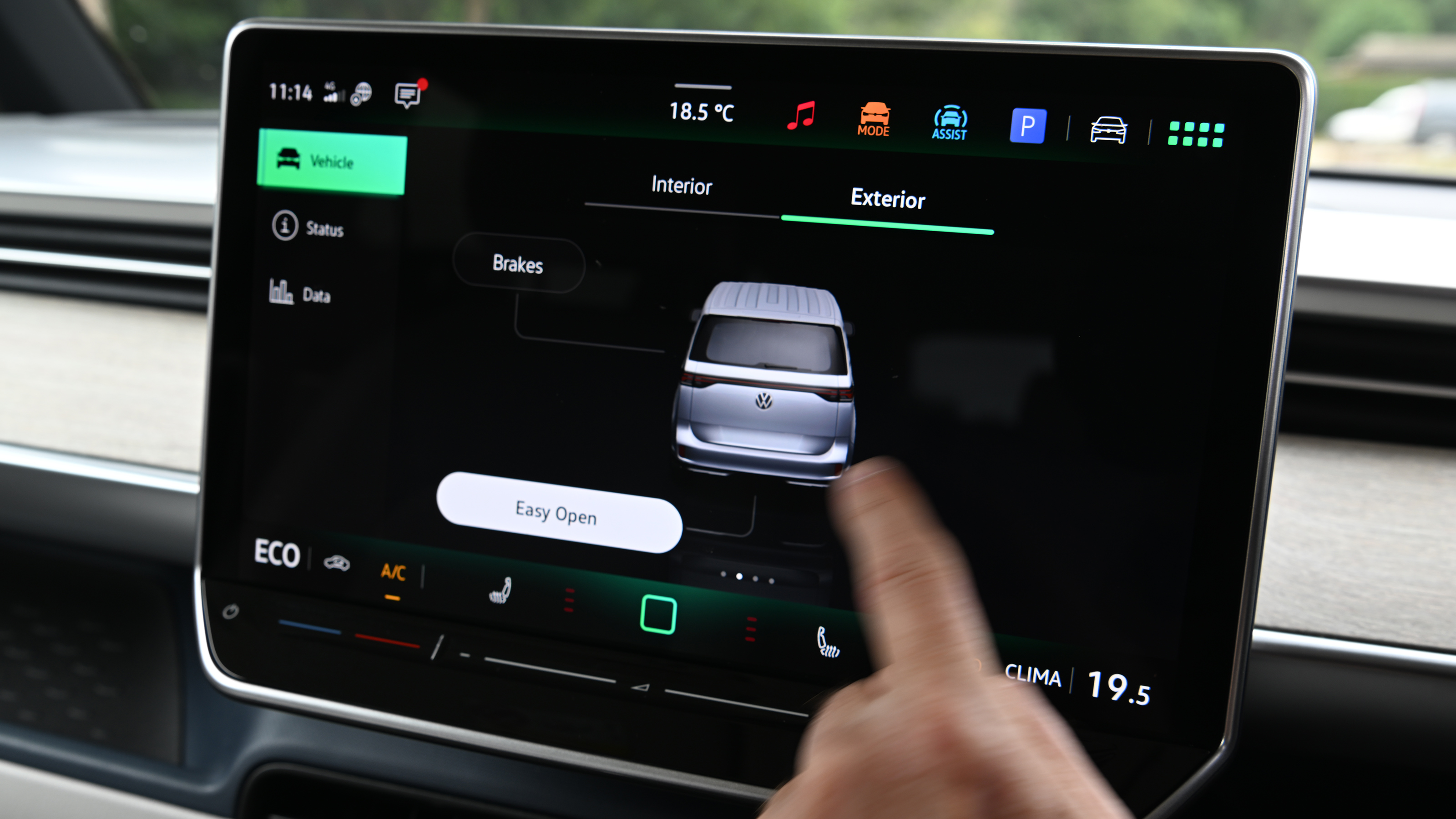 Volkswagen ID. Buzz LWB - infotainment screen