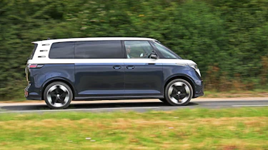 Volkswagen ID. Buzz LWB - side action