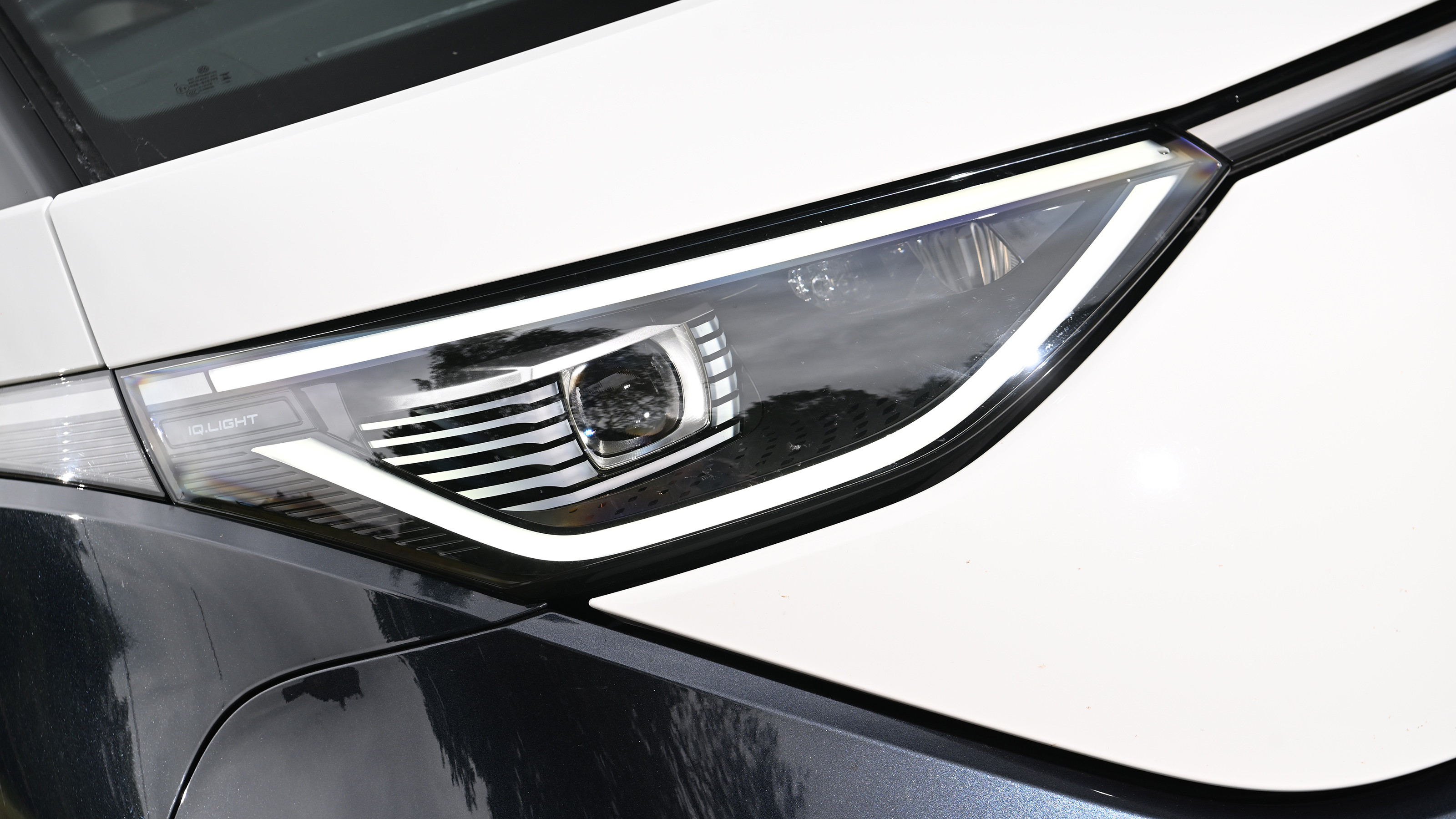 Volkswagen ID. Buzz LWB - headlight