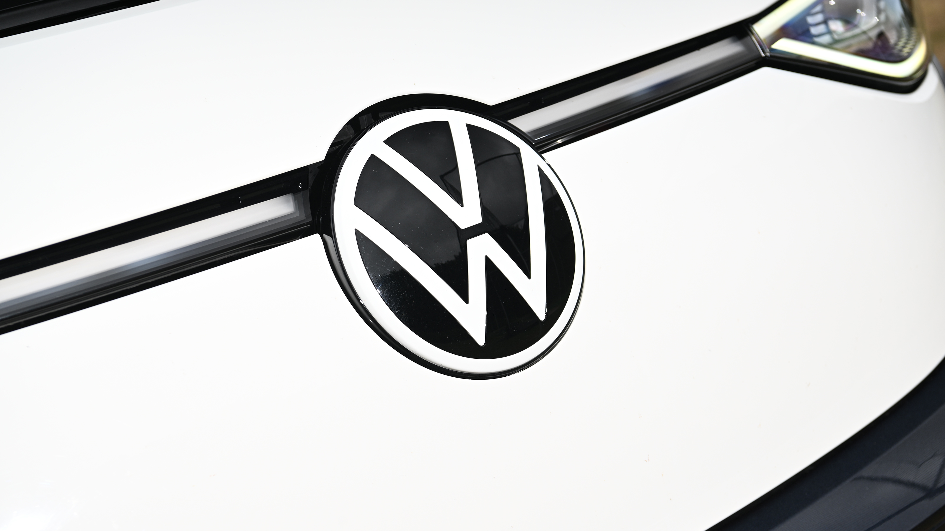 Volkswagen ID. Buzz LWB - VW badge