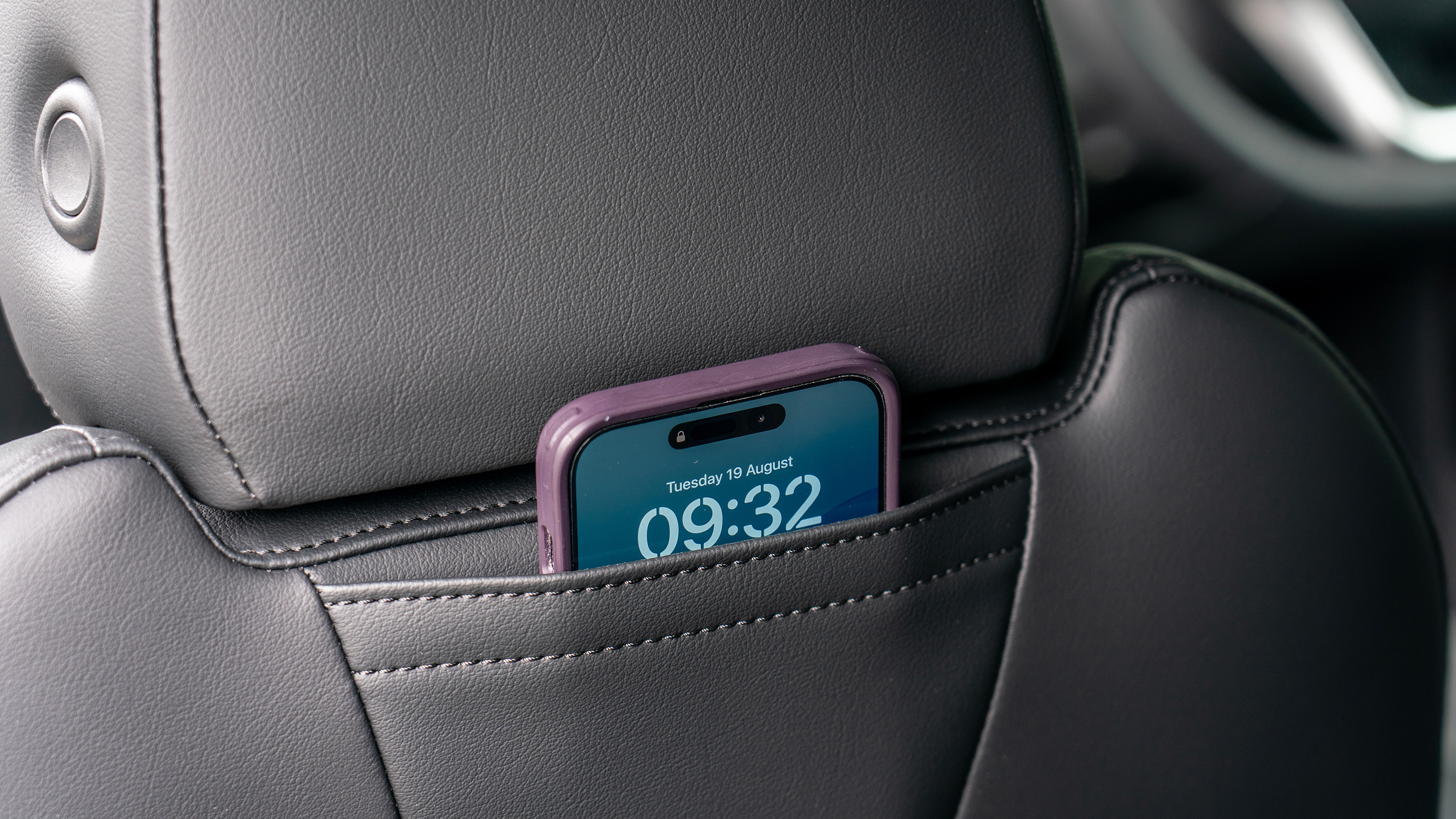 Volkswagen ID.4 Pure Match phone pocket