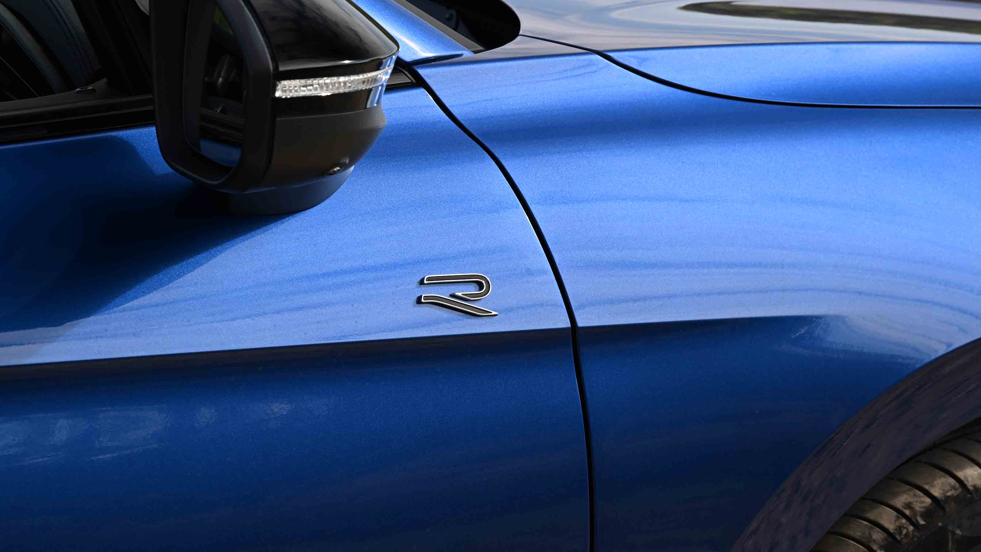 Volkswagen Passat - R-Line side badge detail