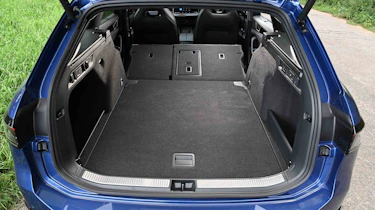 Volkswagen Passat - boot, seats down