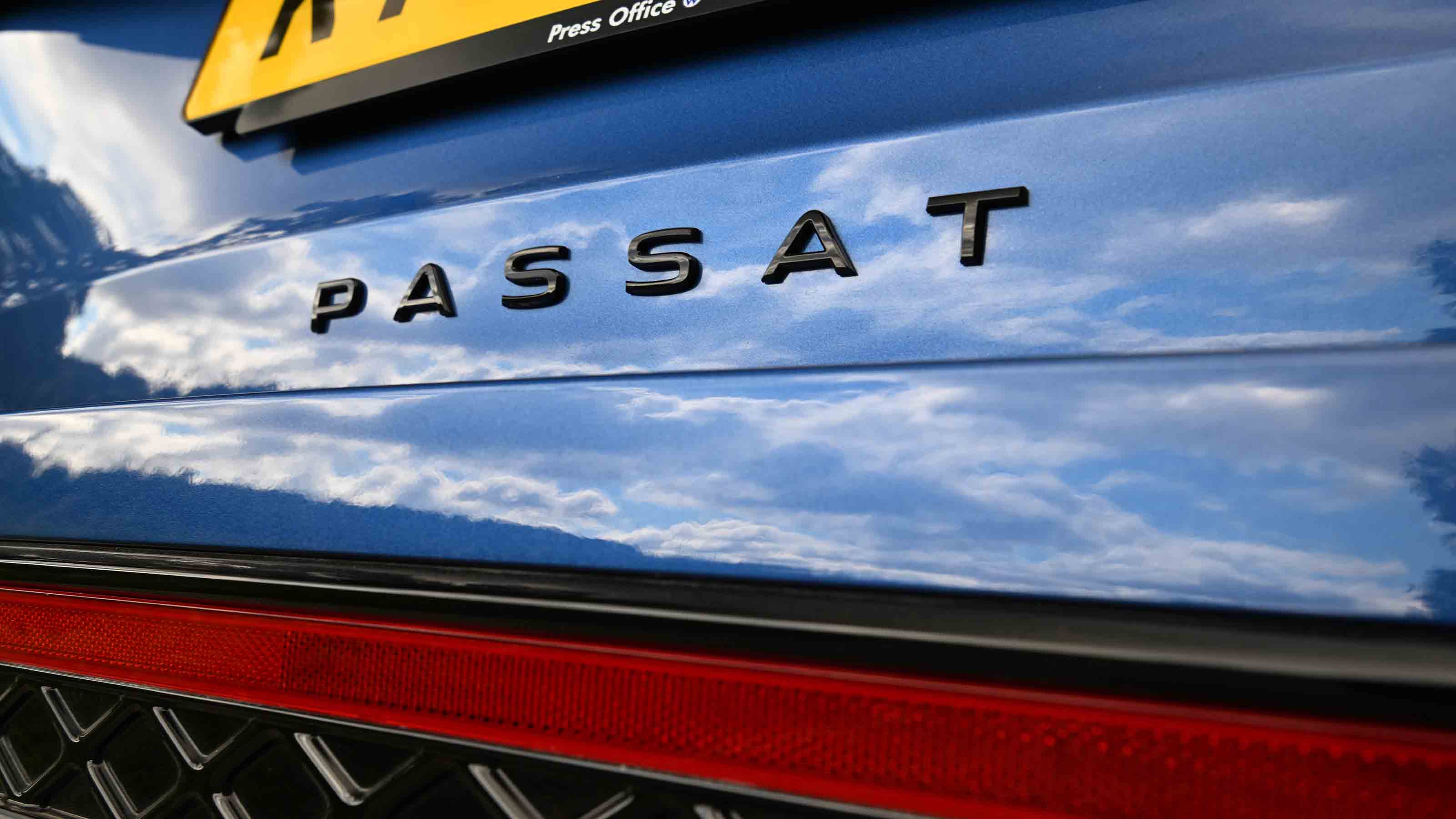 Volkswagen Passat - Passat tailgate badge