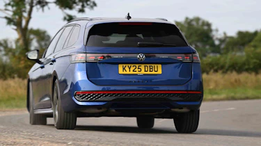 Volkswagen Passat - rear cornering