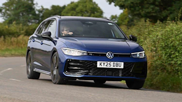 Volkswagen Passat - front cornering