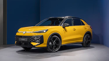2025 Volkswagen T-Roc studio - front