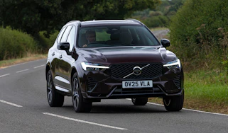 Volvo XC60 B5 facelift - front cornering