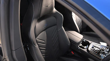 Aston Martin DBX S - seat