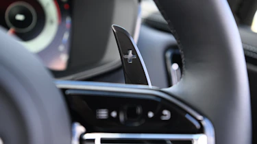 Aston Martin DBX S - paddle
