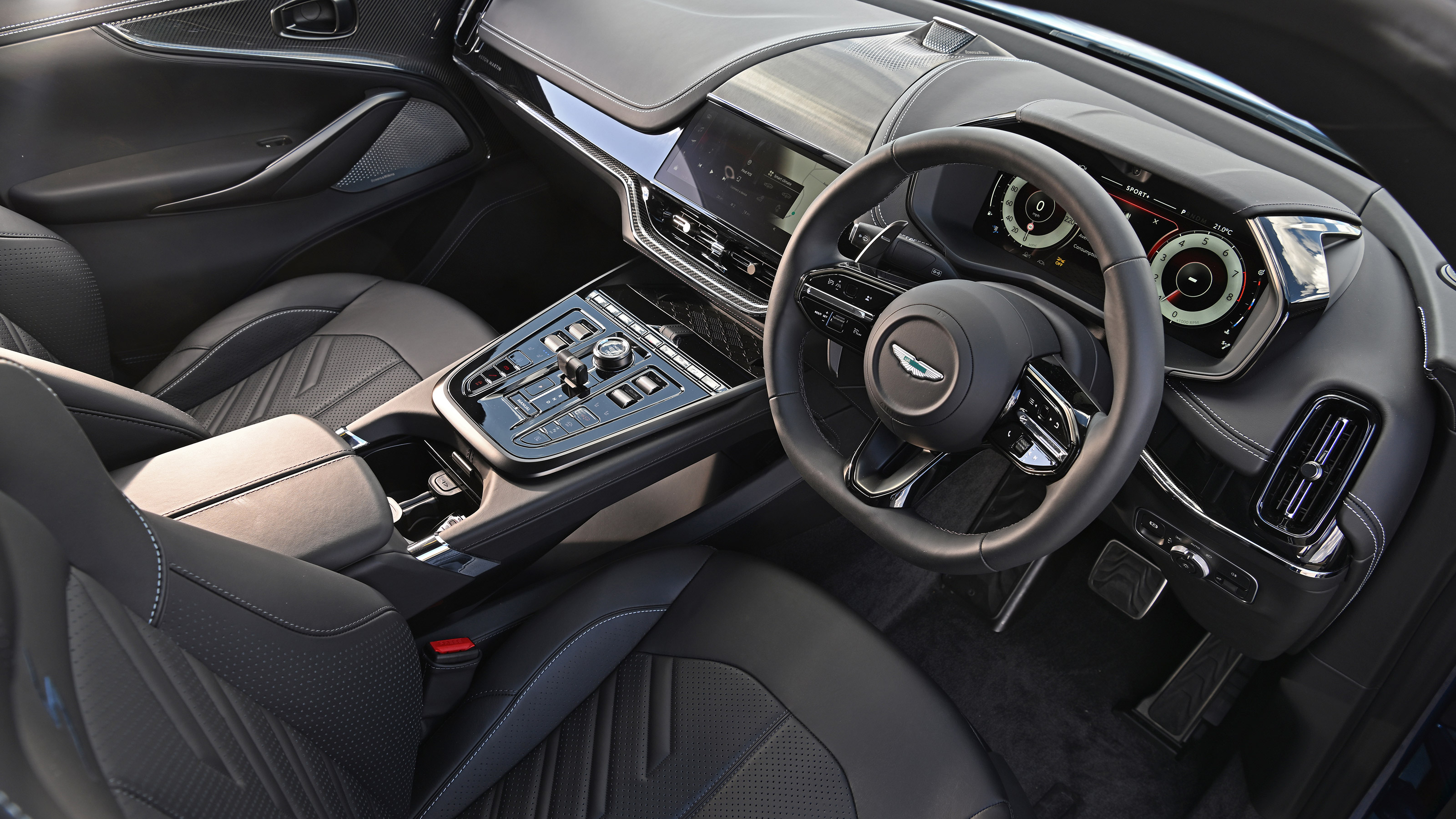 Aston Martin DBX S - dash