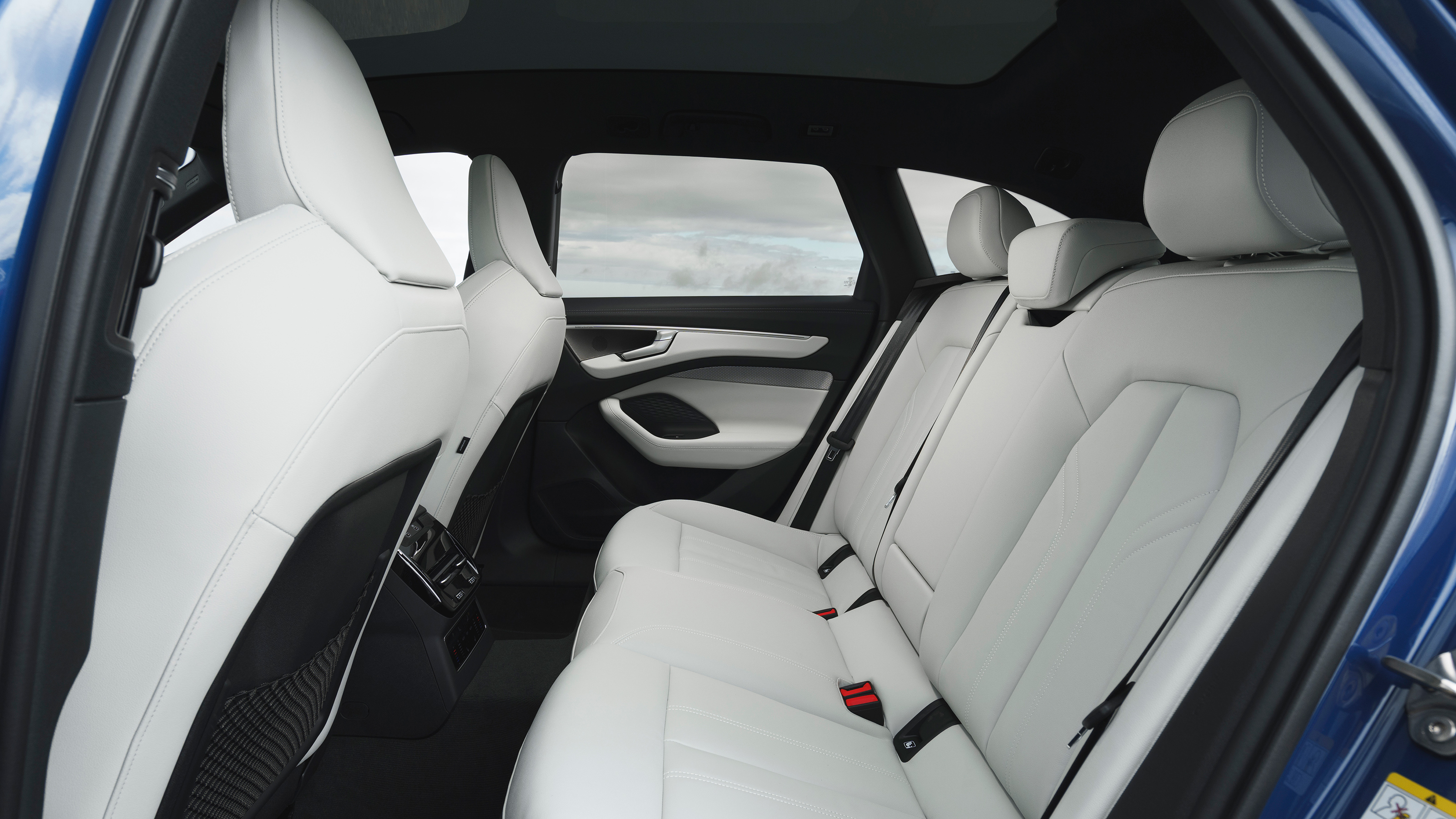 Audi A6 Avant Launch Edition - rear seats