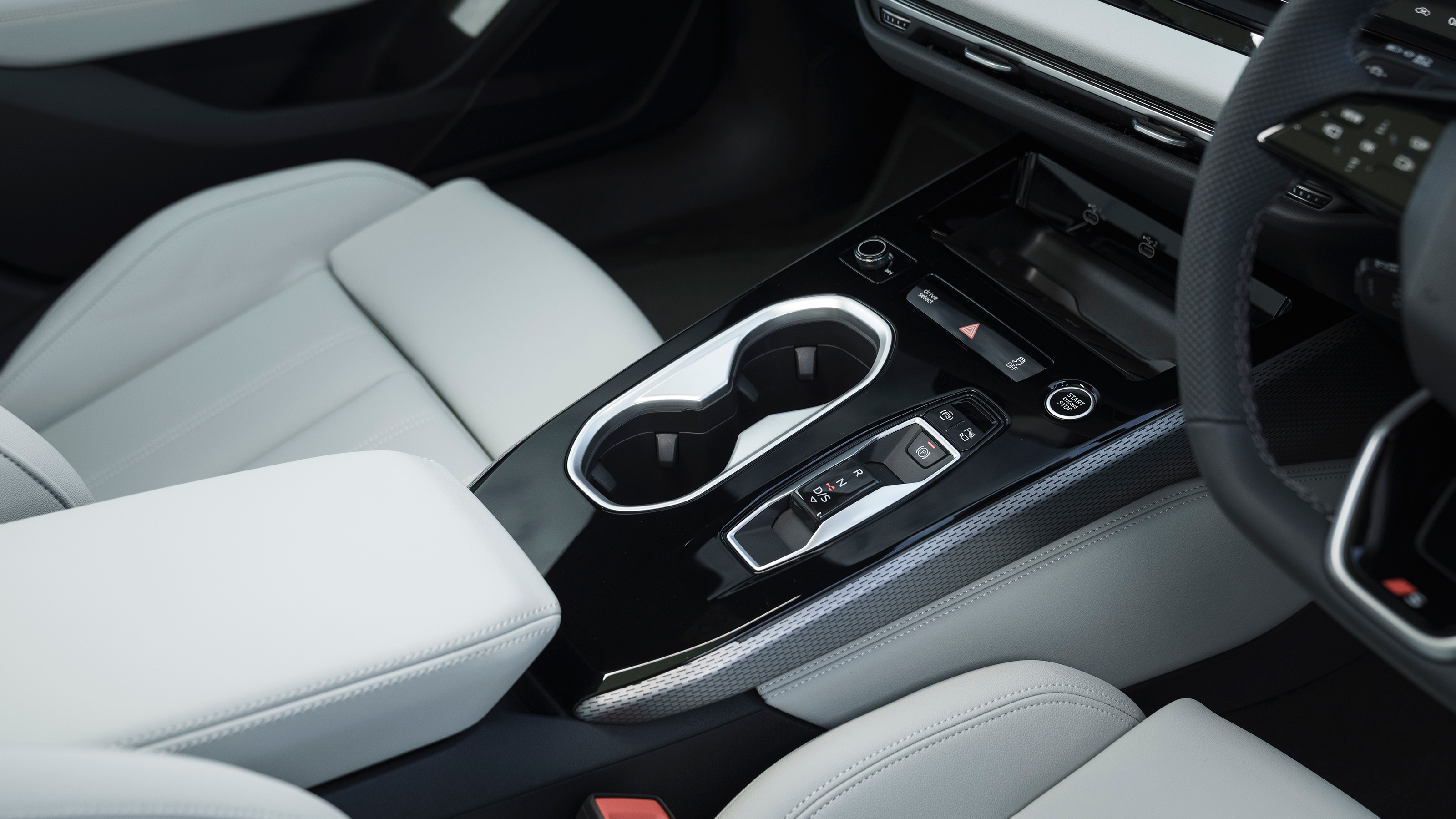 Audi A6 Avant Launch Edition - centre console