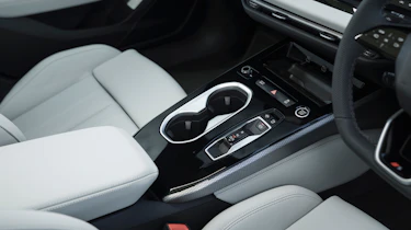 Audi A6 Avant Launch Edition - centre console