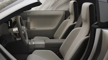 Audi Concept C - front seats