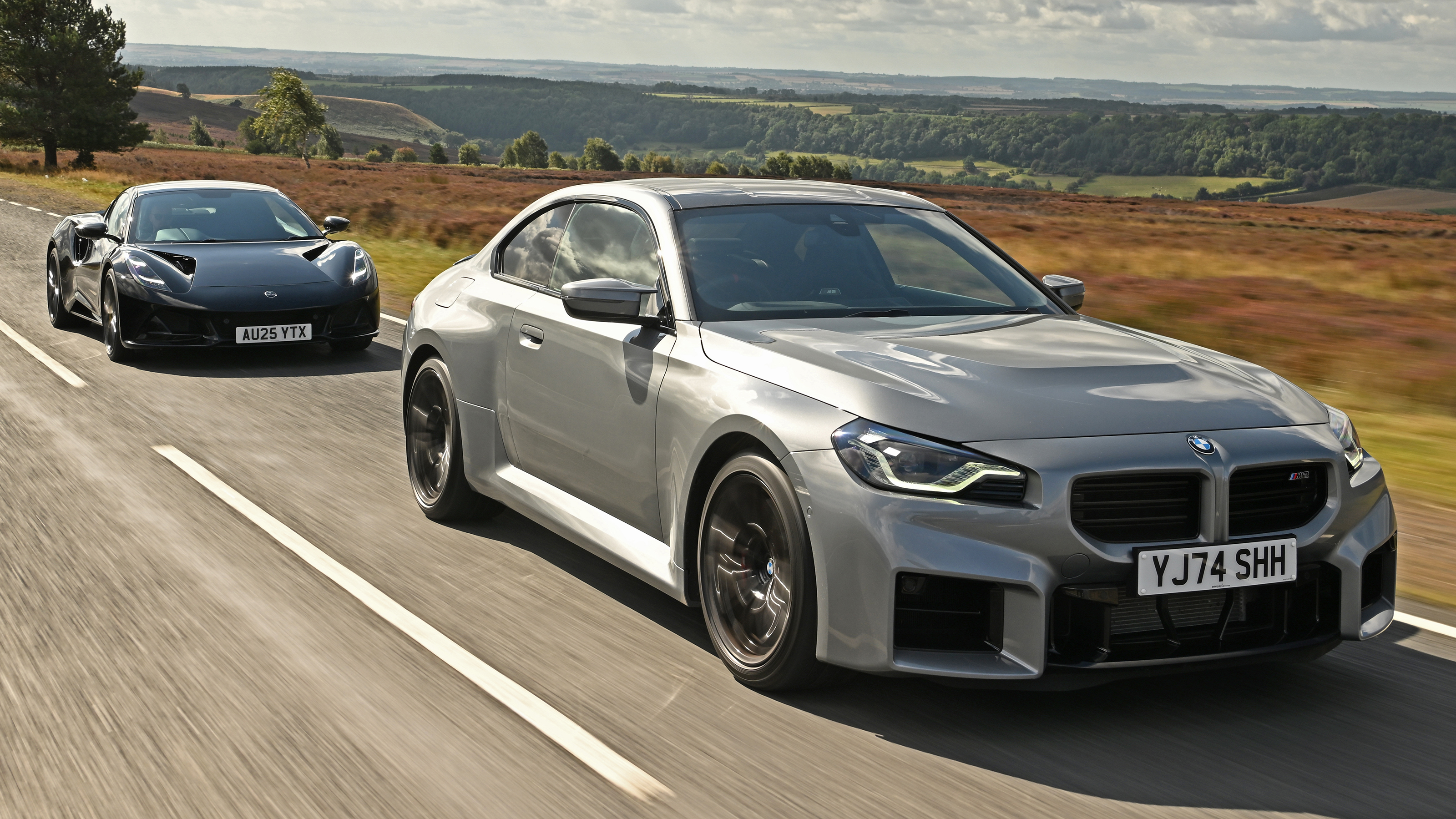 BMW M2 vs Lotus Emira - front tracking