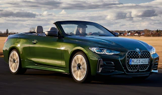 BMW M440i xDrive Convertible - front 3/4