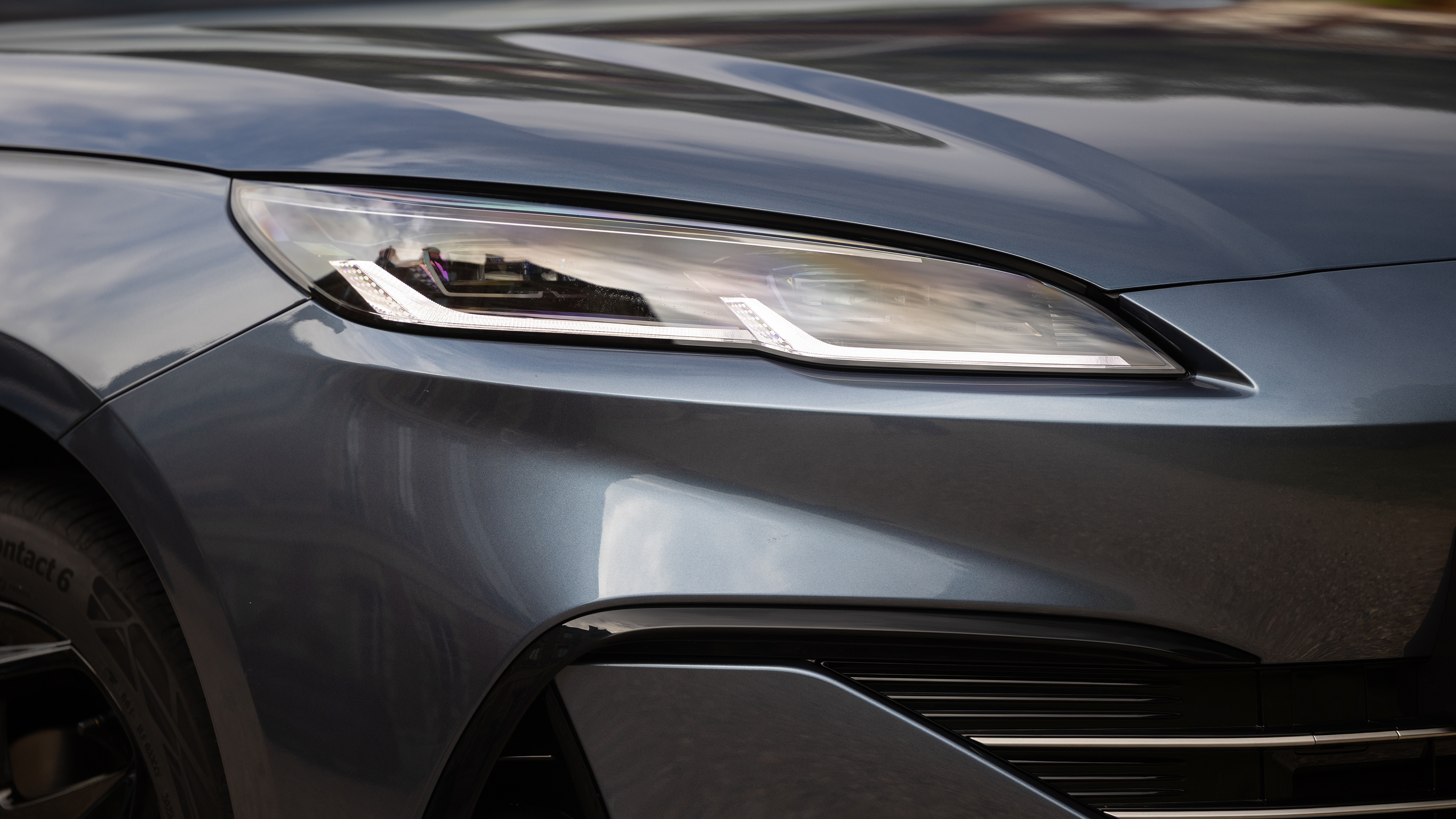 BYD Seal 6 Touring - front headlight 