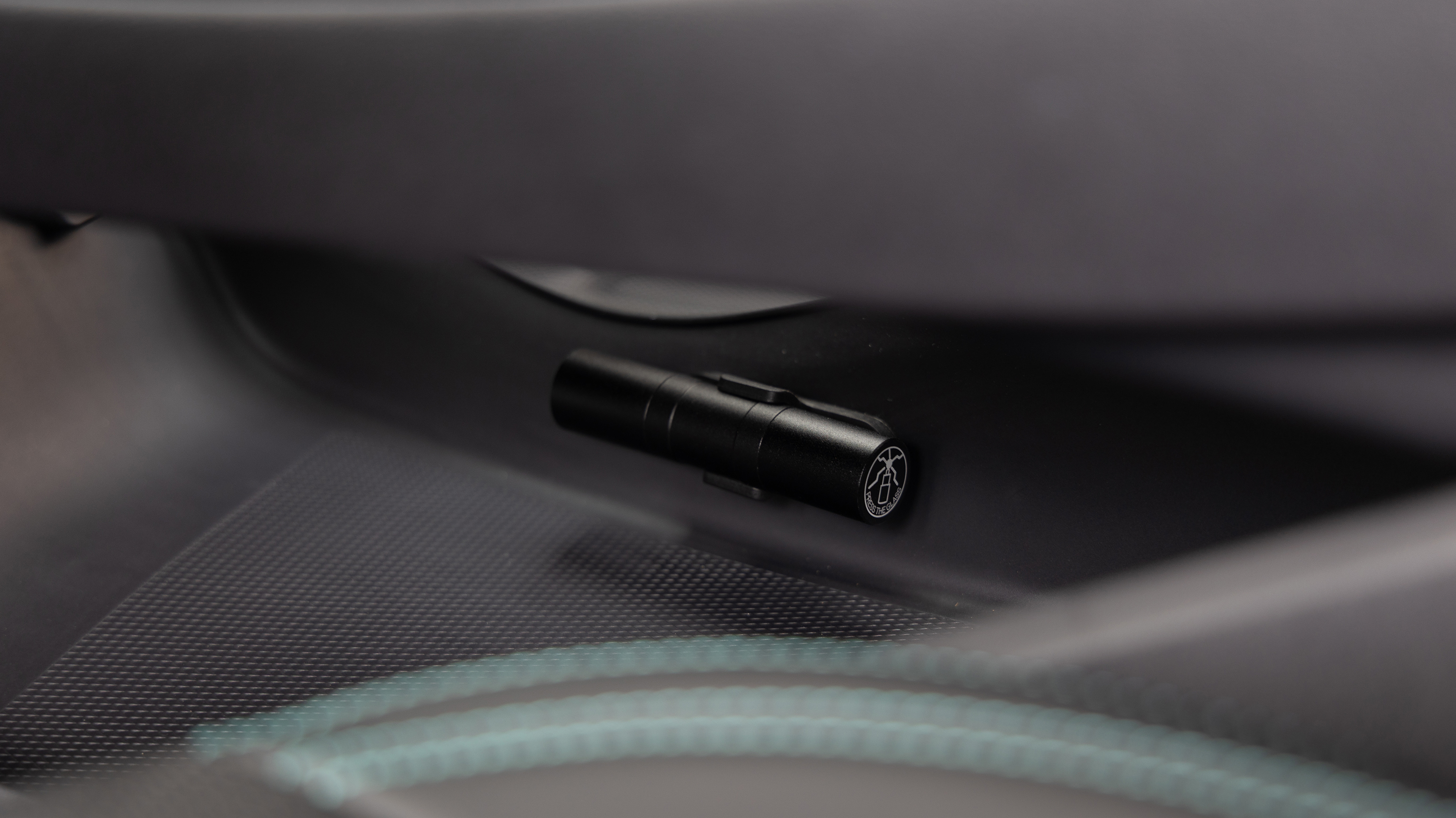 BYD Seal 6 Touring - tool used to tear the seatbelt or break window glass when trapped inside of car 