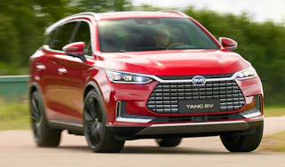 BYD TANG - front cornering