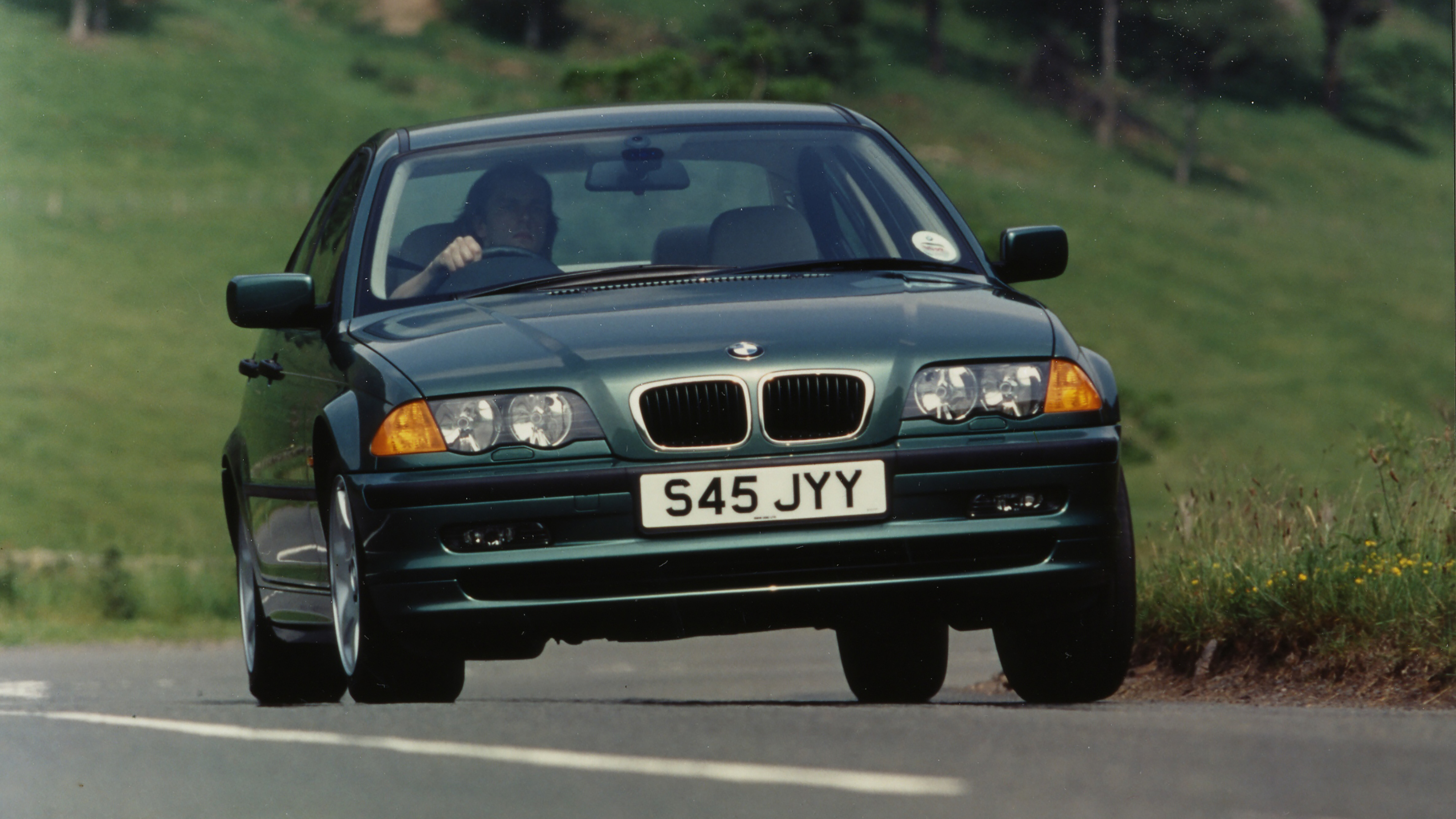 BMW 3 Series E46 - front cornering