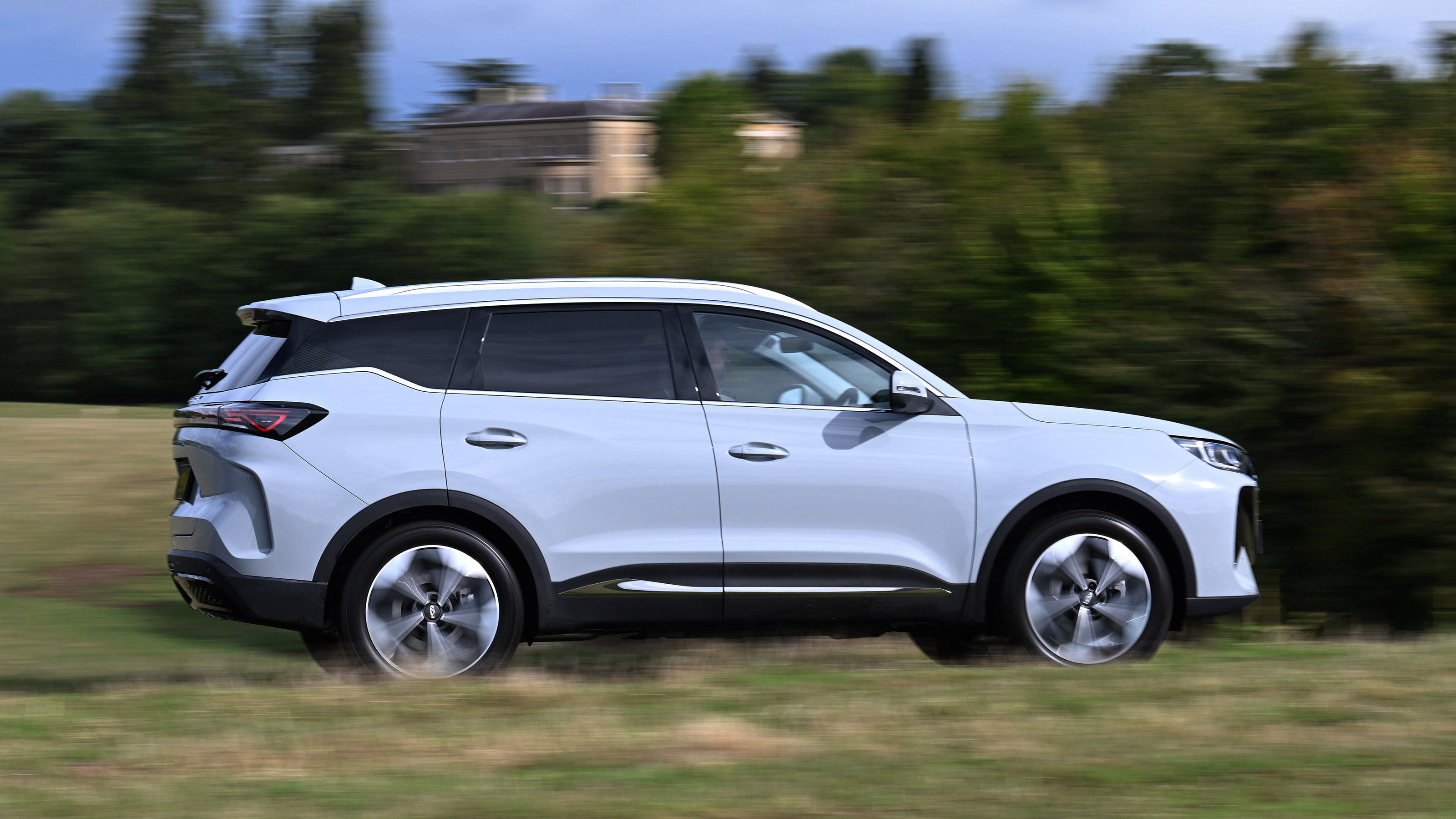 Chery Tiggo 7 - side