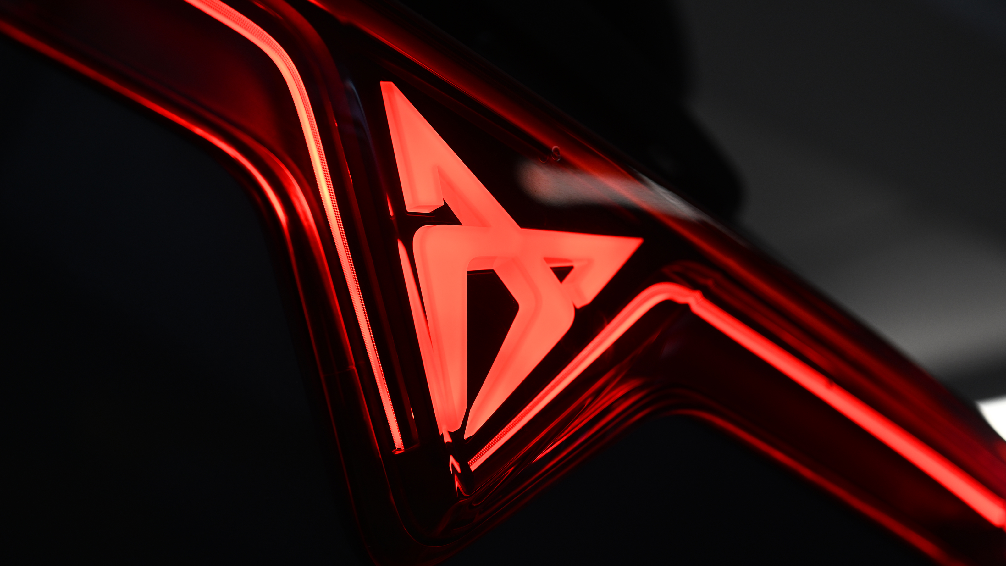 Cupra Terramar V2 long-term - light-up logo
