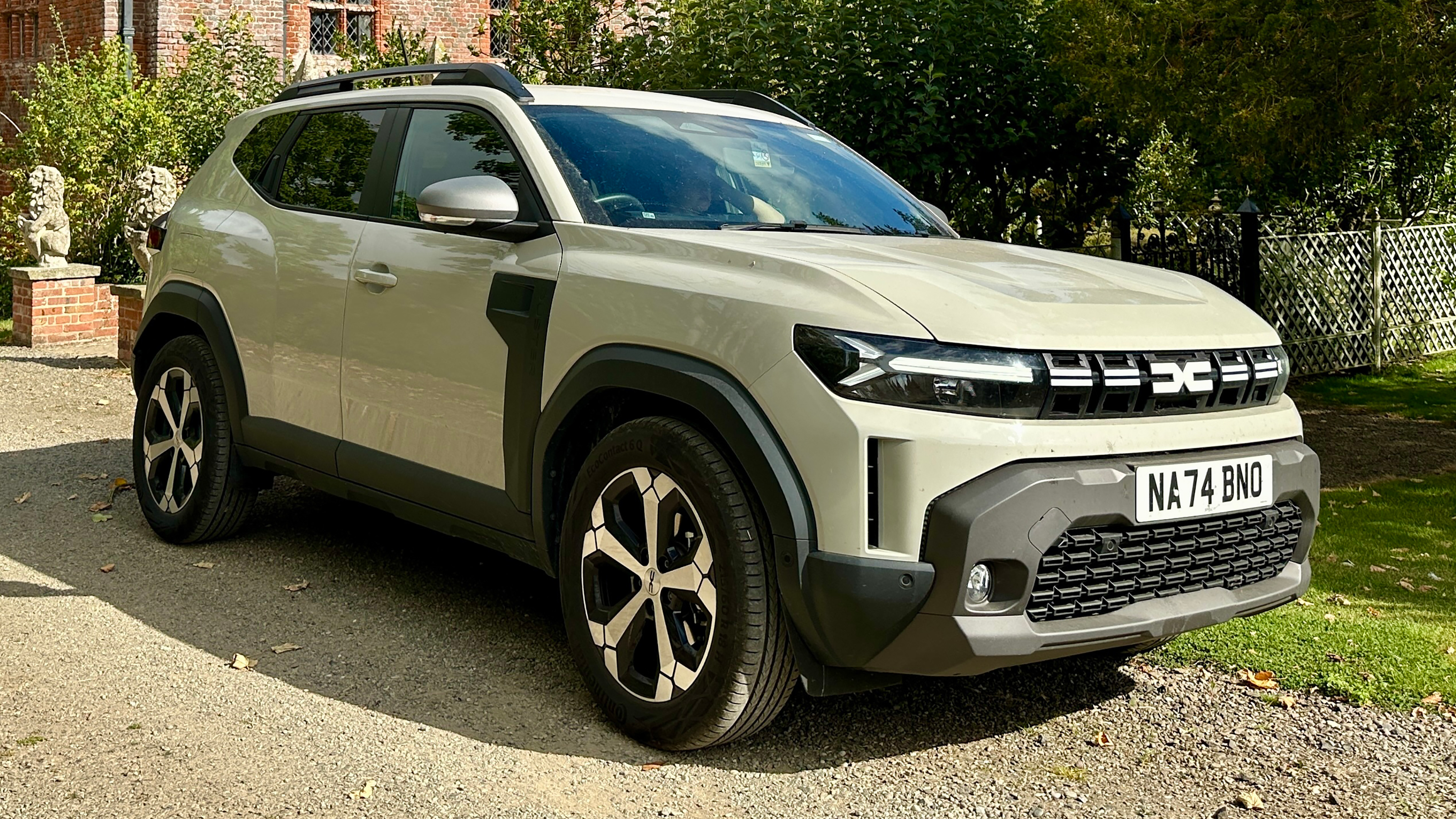 Dacia Duster LT - front 3/4