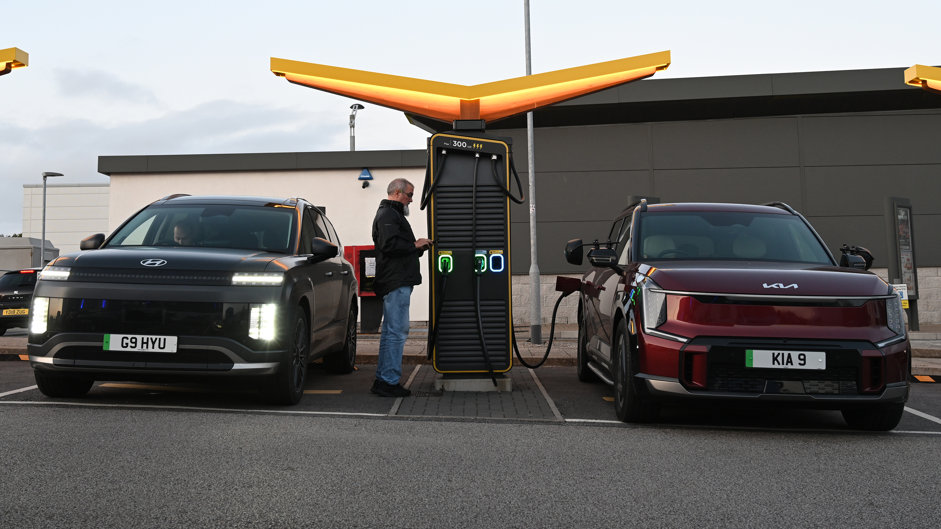 EV tow test - Kia and Hyundai charging
