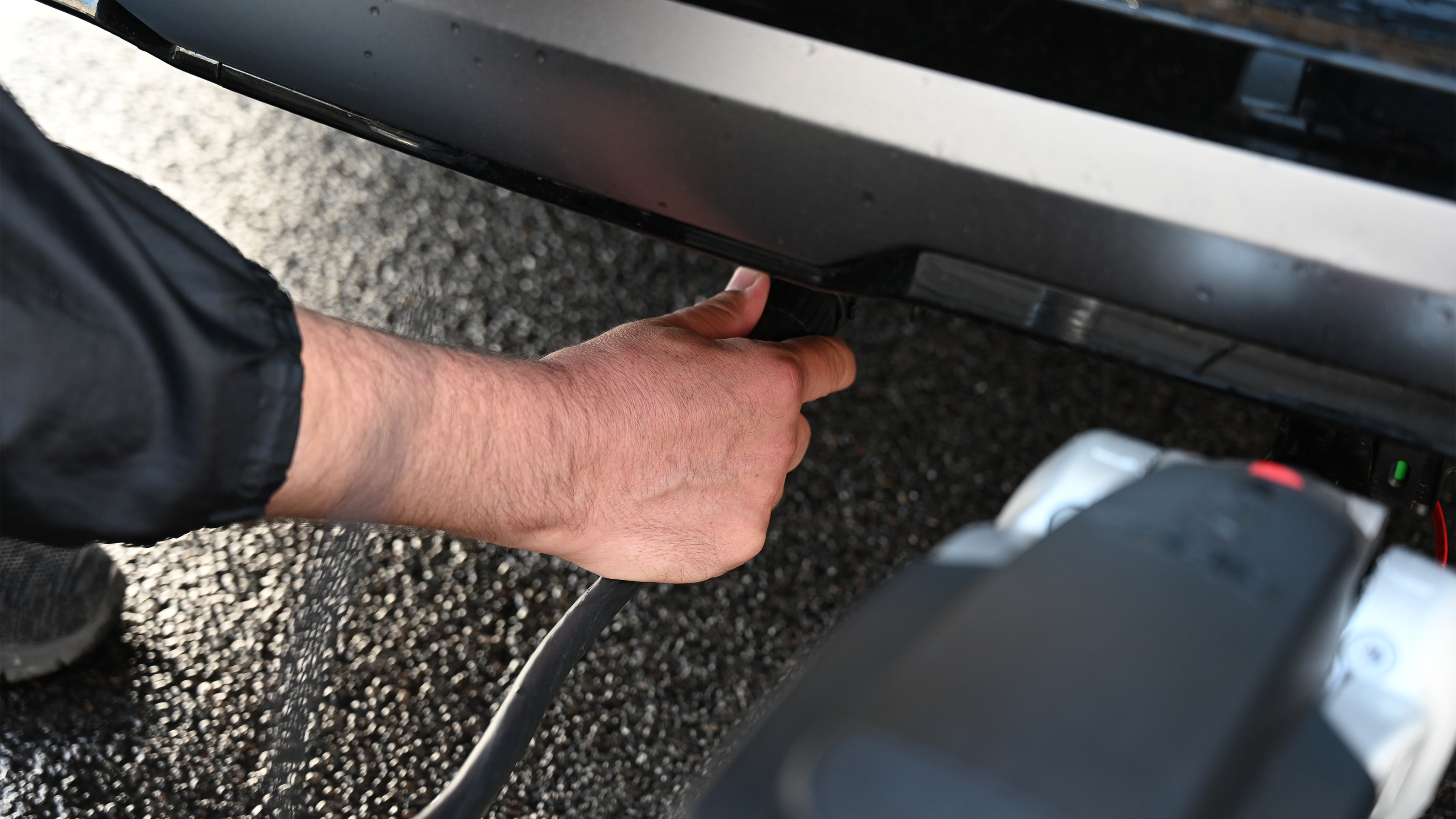 EV tow test - power cable on Kia