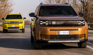 Fiat Grande Panda Icon - front tracking