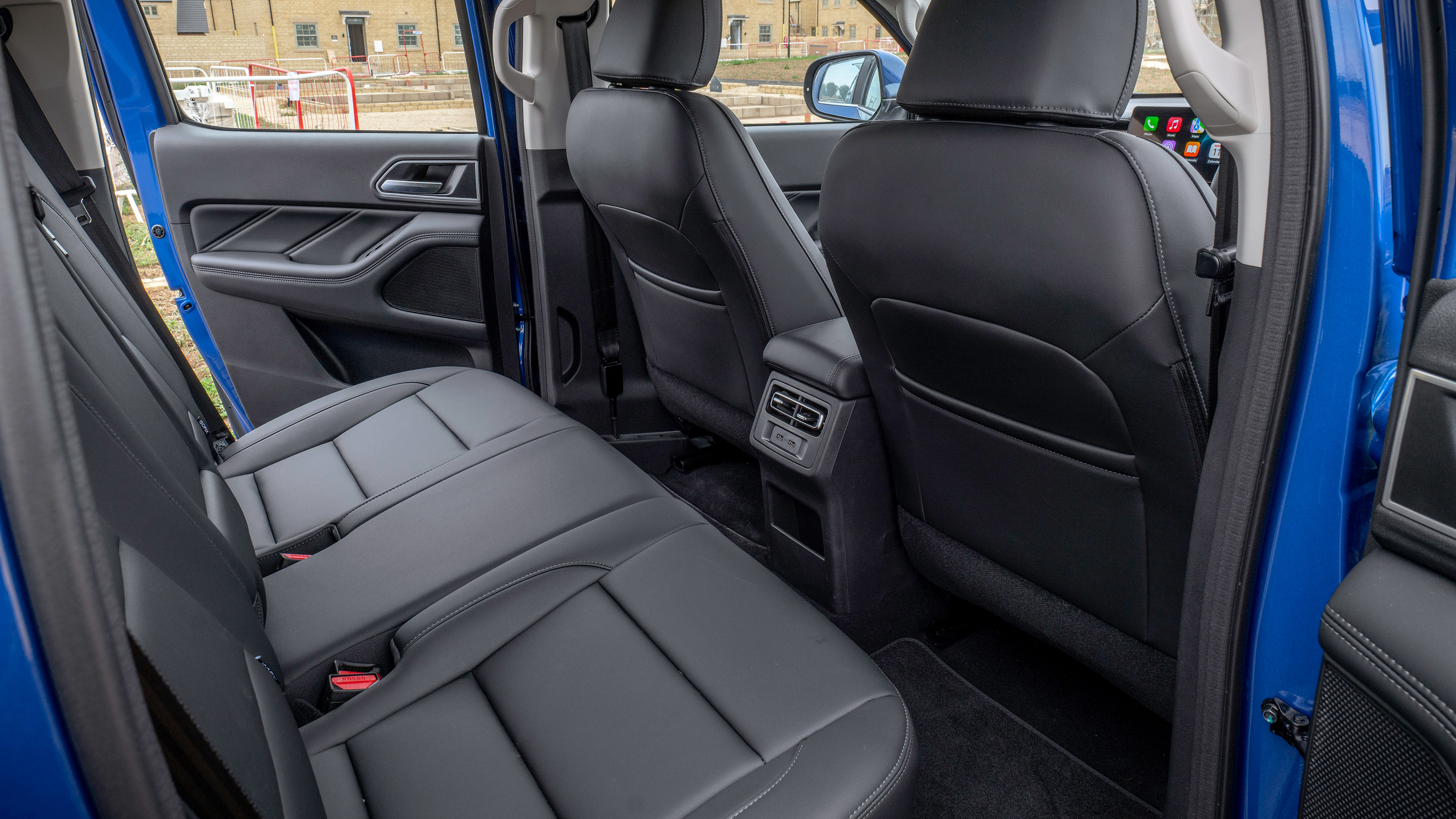 GWM Poer300 - rear seats