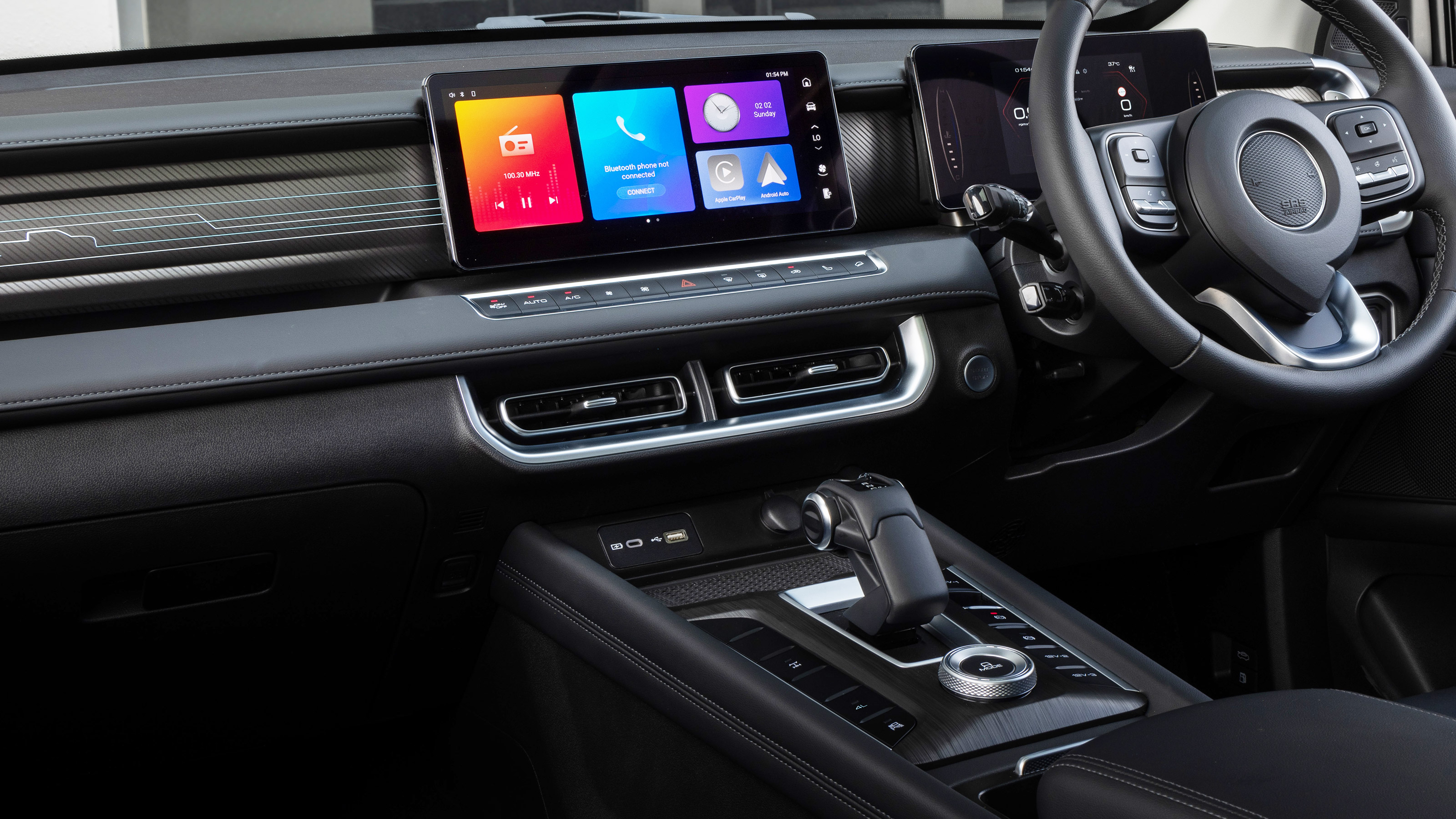 GWM Poer300 - interior