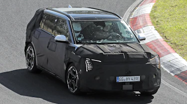 Kia EV3 GT - front 3/4