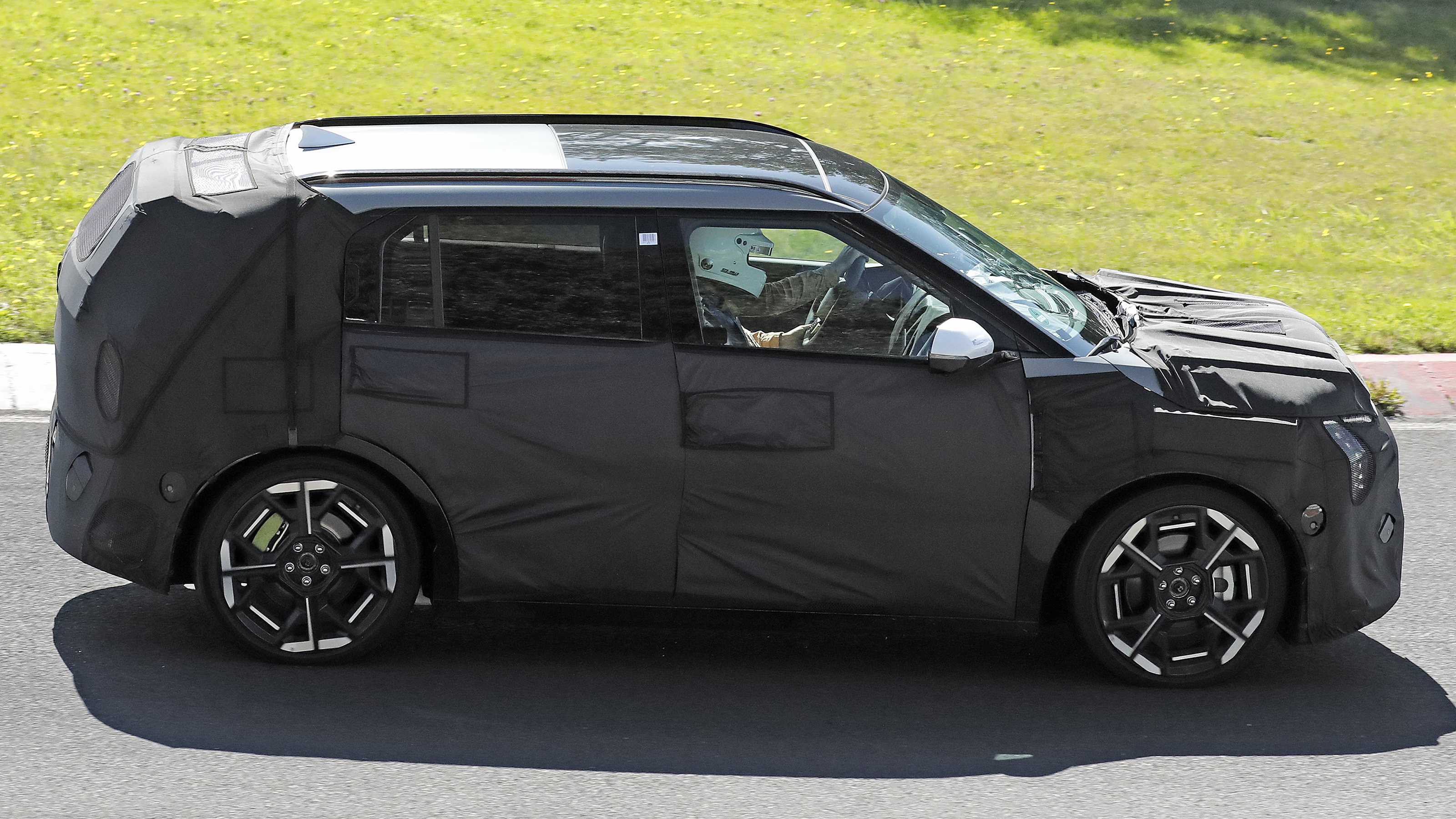 Kia EV3 GT - side profile