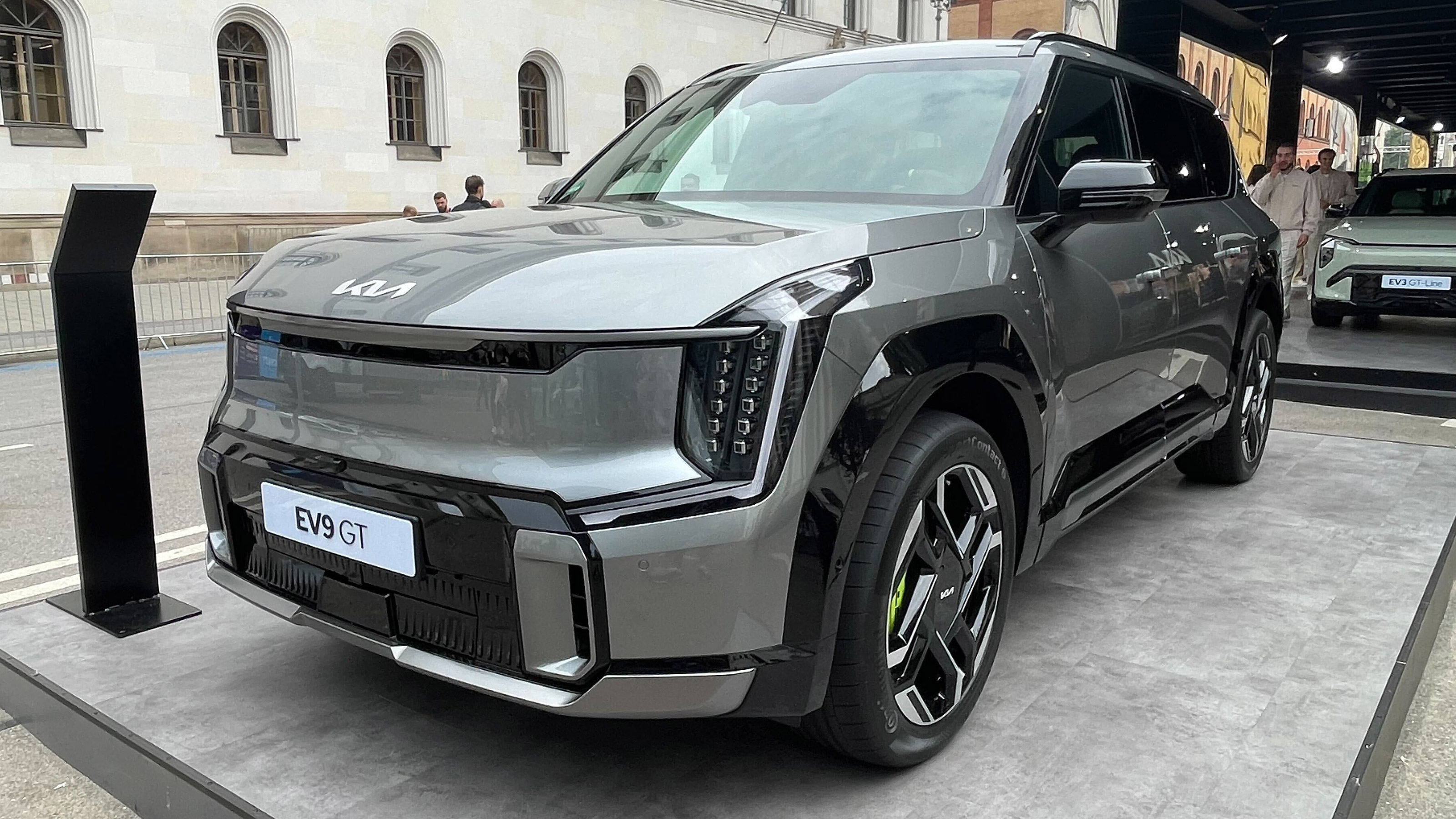 Kia EV9 GT - Munich front