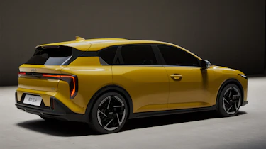 Kia K4 - rear studio