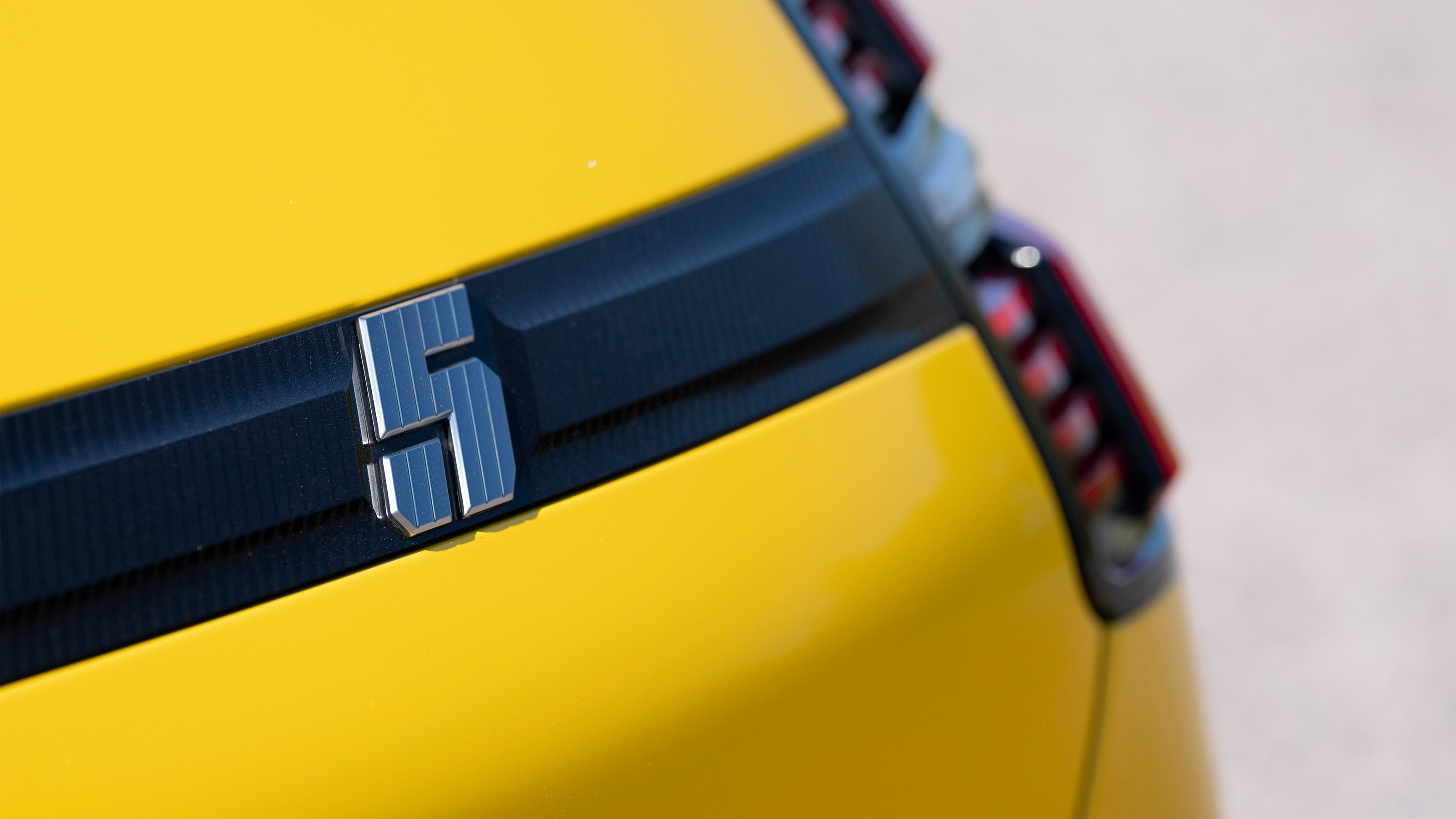 Long-term test Renault 5 E-Tech - '5' rear badge