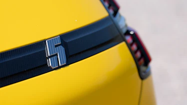 Long-term test Renault 5 E-Tech - '5' rear badge