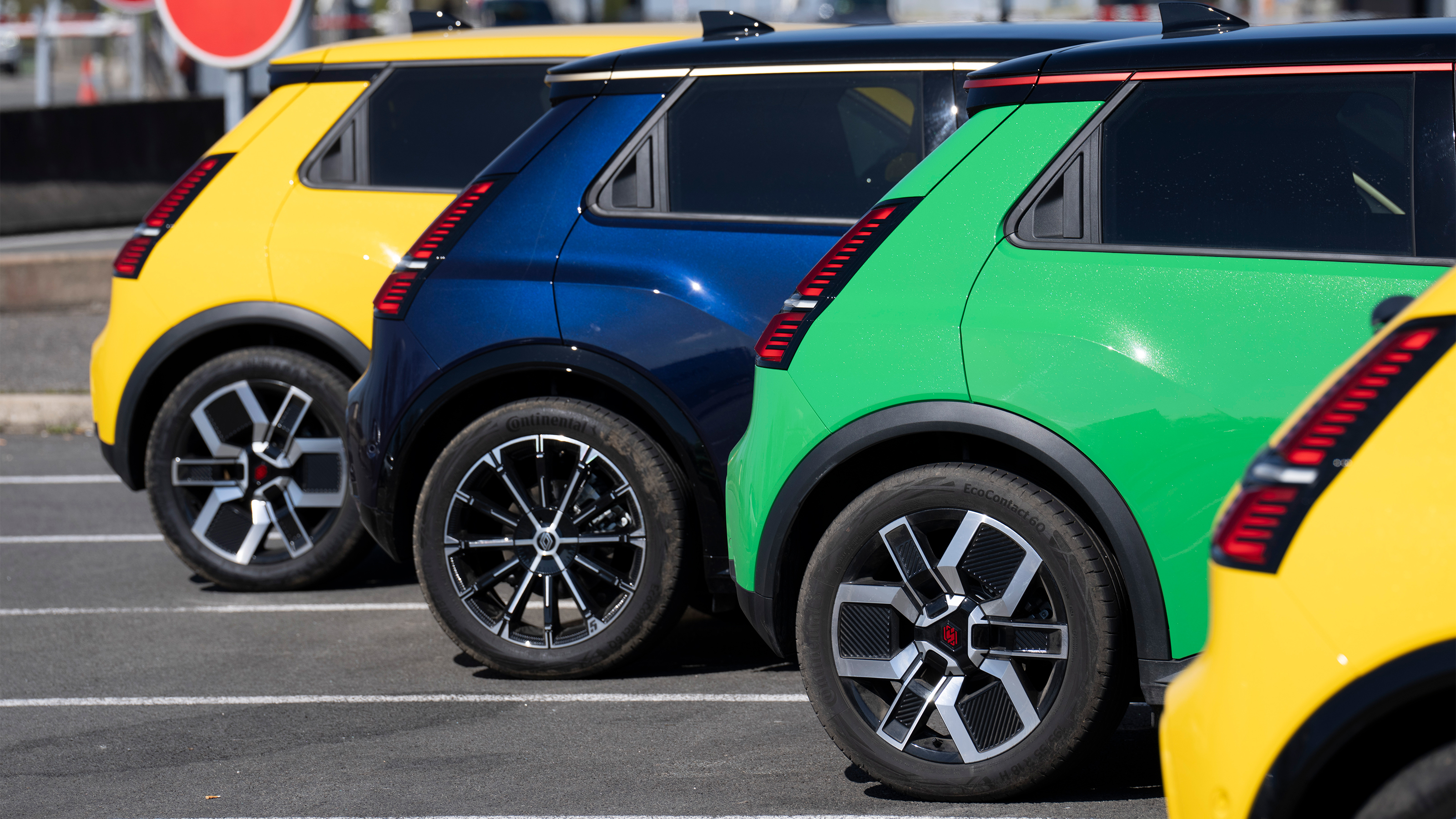 Long-term test Renault 5 E-Tech - colourful rear ends