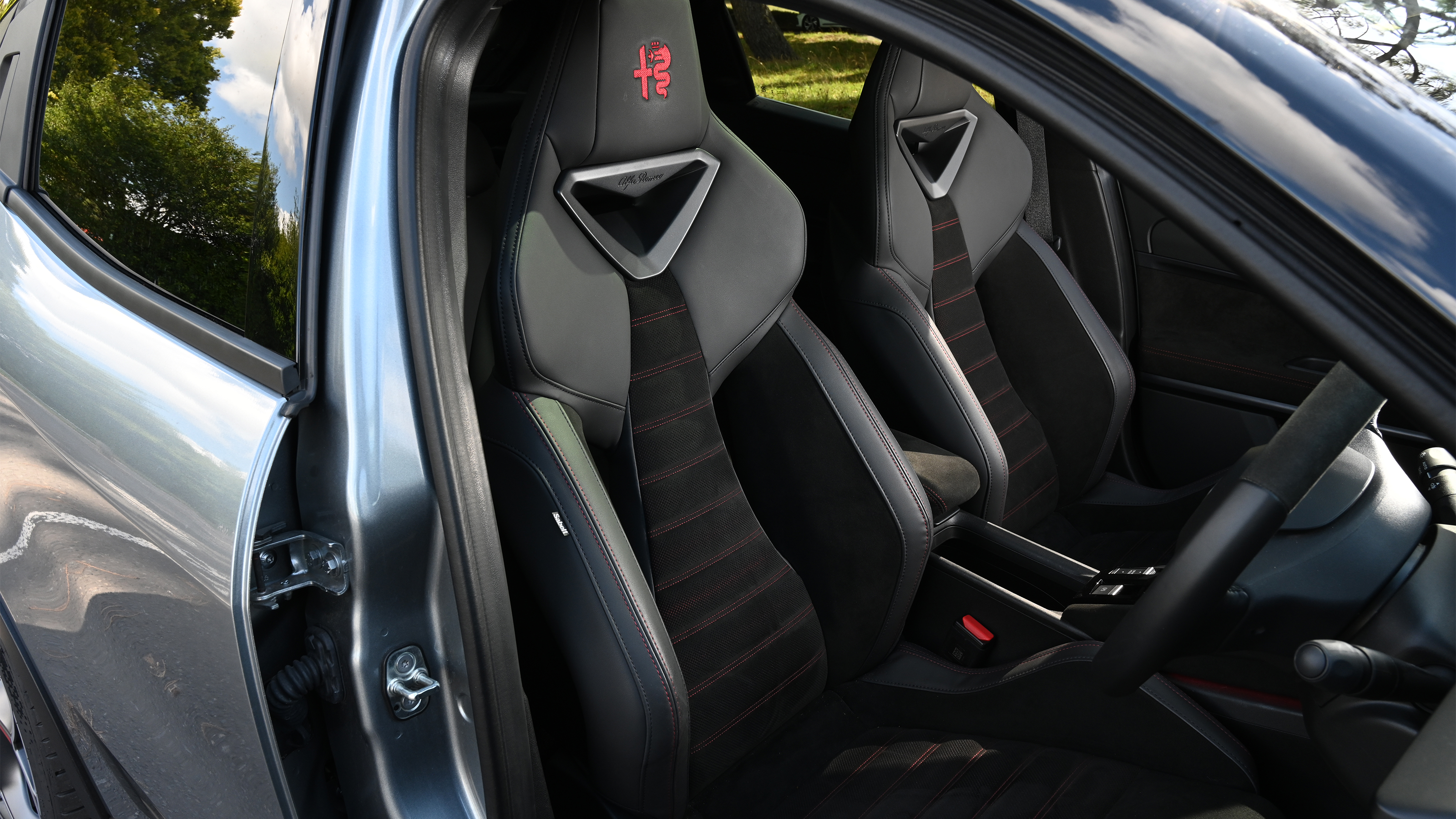 Alfa Romeo Junior Elettrica Veloce - seats