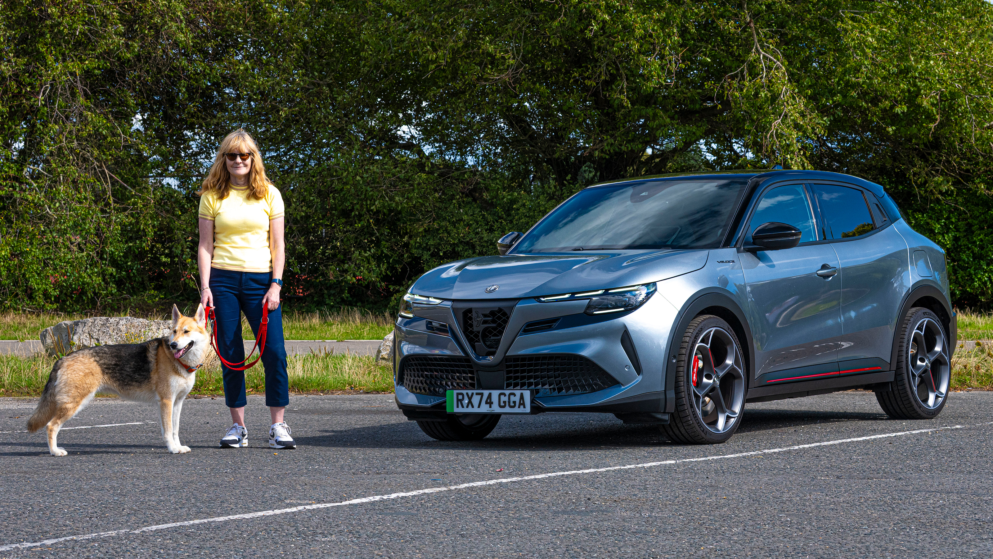 Alfa Romeo Junior Elettrica Veloce - front with dog and Dawn
