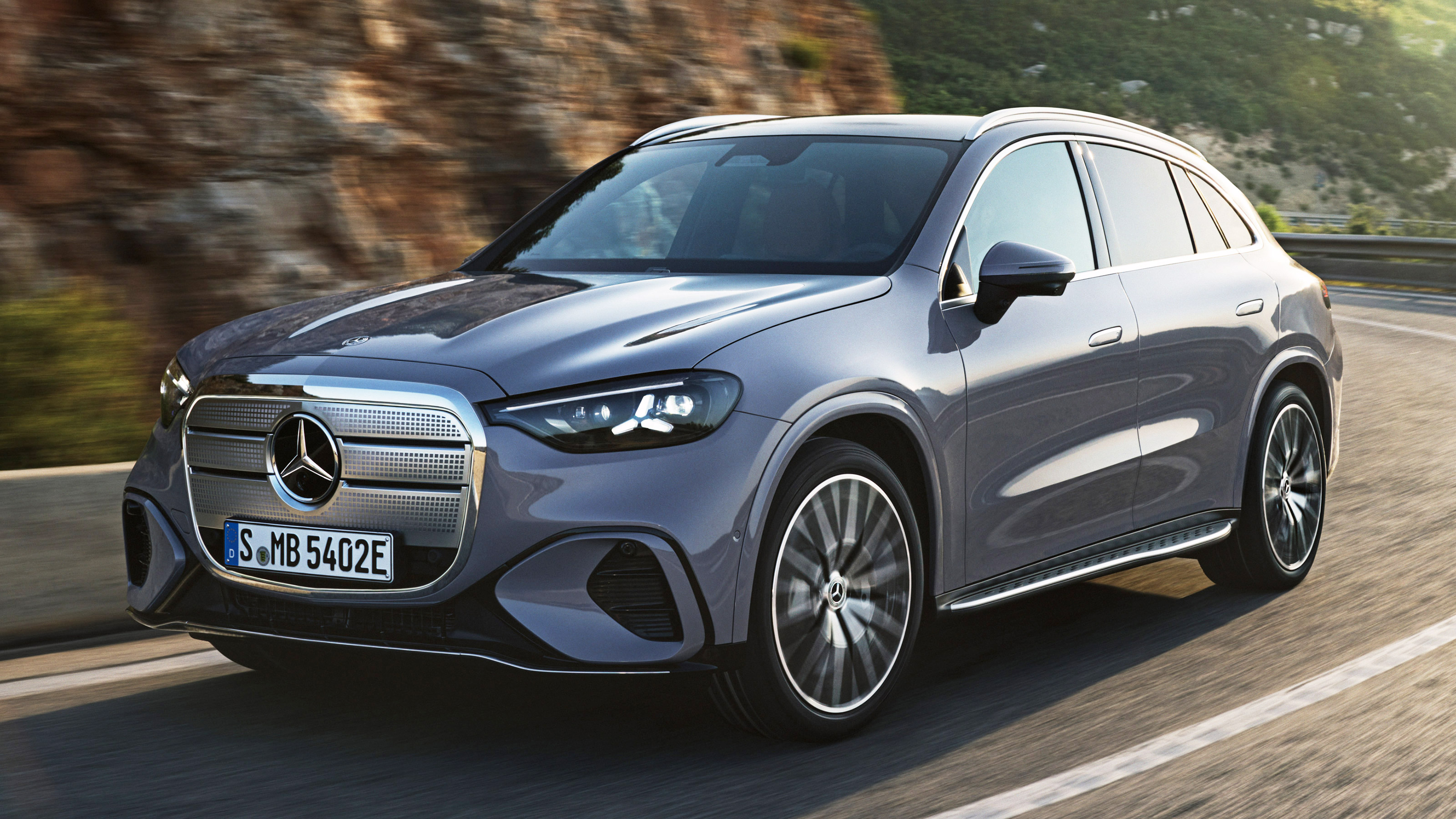 Mercedes GLC - front action