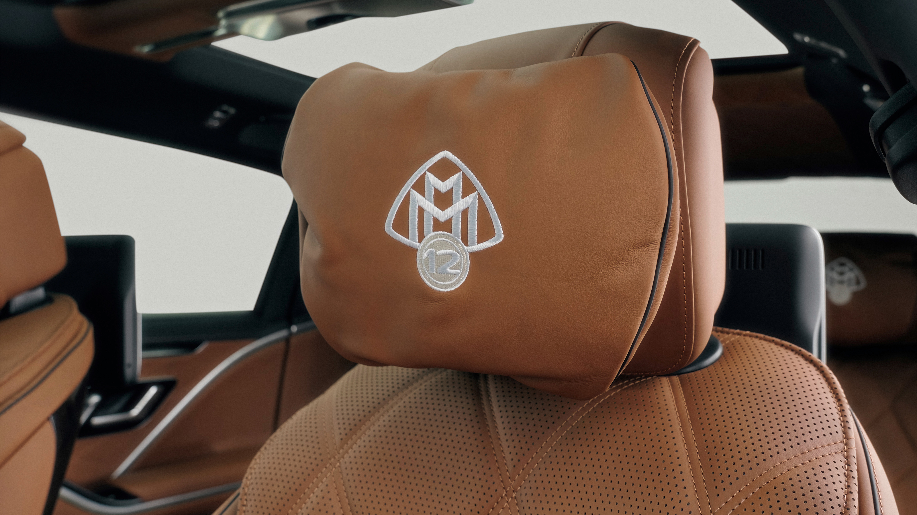 New Mercedes-Maybach V12 Edition - front headrests