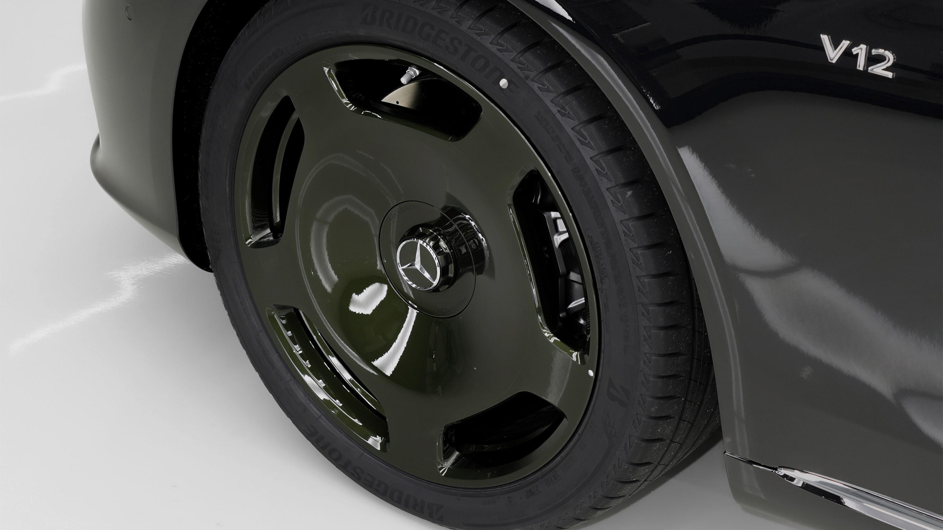 New Mercedes-Maybach V12 Edition - front wheel