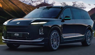 NIO ES8 - dynamic front 3/4