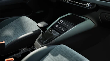New Kia Stonic STD - centre console